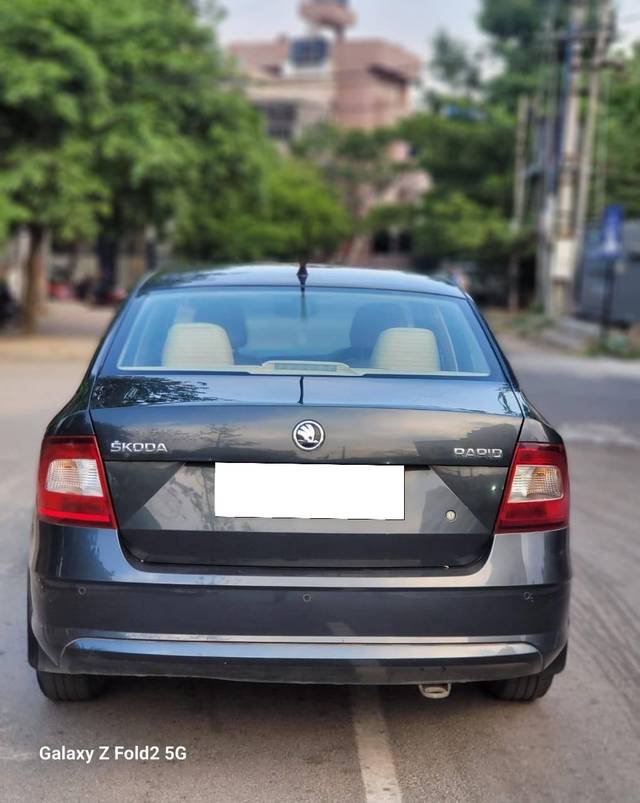 https://images10.gaadi.com/usedcar_image/4524349/original/processed_5f930f82bcedd733b1adf0c178234b31.jpg?imwidth=6402