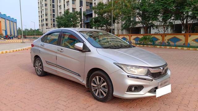 https://images10.gaadi.com/usedcar_image/4524351/original/processed_72dcc3b9a726041b3943eaf2129e8b0e.jpg?imwidth=6400
