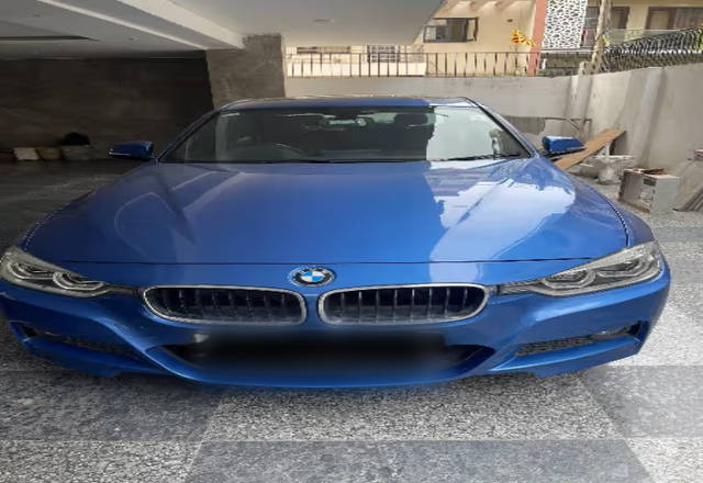 https://images10.gaadi.com/usedcar_image/4524355/original/523670ca-972e-4b30-ba59-ca8a6b5c6025.?imwidth=6402