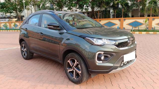 https://images10.gaadi.com/usedcar_image/4524358/original/processed_7b9ff61cc2b99c49c8db648403d0e94a.jpg?imwidth=6400