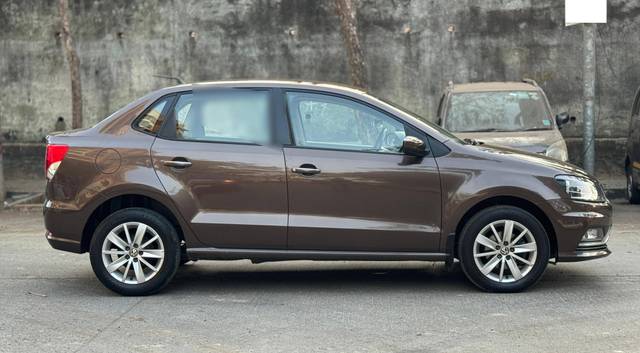 https://images10.gaadi.com/usedcar_image/4524364/original/processed_40bbb784648d50c15f6fe7c3500c9b7a.jpeg?imwidth=6401