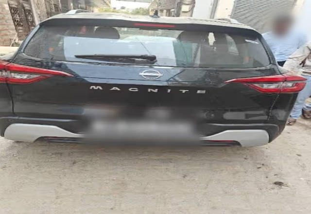 https://images10.gaadi.com/usedcar_image/4524372/original/76616b30-07e1-4ffa-82c9-8ec7a8d0dd66.?imwidth=6401