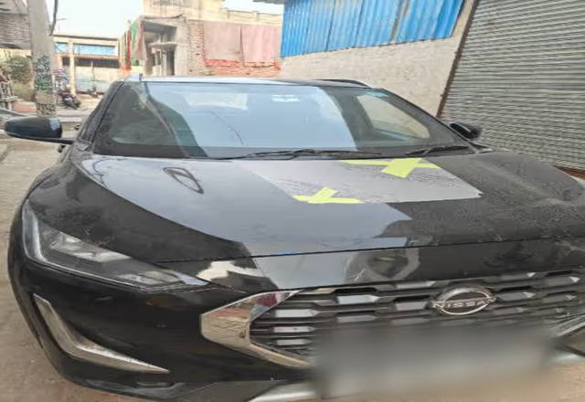 https://images10.gaadi.com/usedcar_image/4524372/original/8c7a401e-8ed6-41af-8185-1298c2de72b2.?imwidth=6400