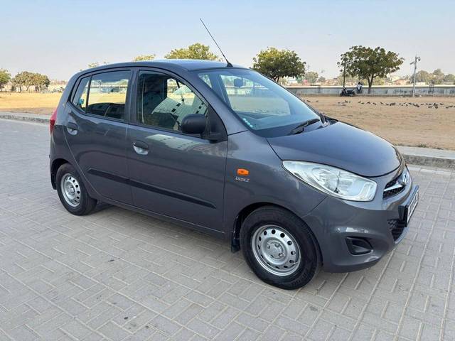https://images10.gaadi.com/usedcar_image/4524373/original/processed_ff6e8651480e317b61c1bb856f52835f.jpg?imwidth=6400