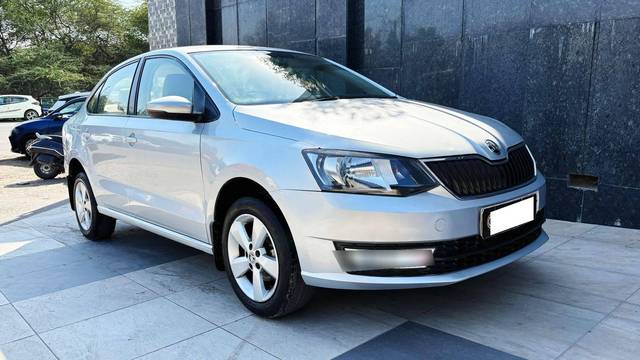 https://images10.gaadi.com/usedcar_image/4524374/original/processed_9bdb04dbbd593bc3e0aaaabc99173613.jpg?imwidth=6400