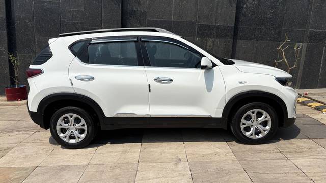 https://images10.gaadi.com/usedcar_image/4524378/original/48301d23a761dbda0130d6e0d4bc5517.jpg?imwidth=6401