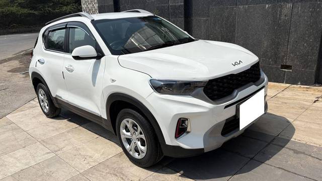 https://images10.gaadi.com/usedcar_image/4524378/original/processed_c69dfc74a918d34fe13cd7dae31d4973.jpg?imwidth=6400