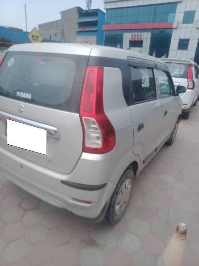 https://images10.gaadi.com/usedcar_image/4524380/original/processed_b25f35b2-7e0f-43d9-bd36-2e991f9440b9.jpg?imwidth=6401