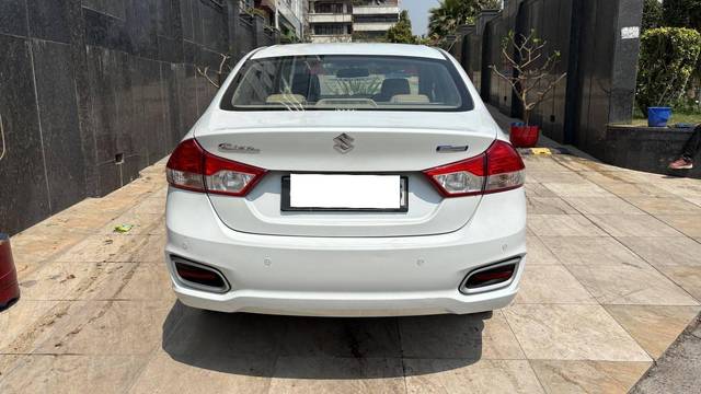 https://images10.gaadi.com/usedcar_image/4524382/original/processed_bab458734c3c2ab150e72c4d8ed0b821.jpg?imwidth=6402