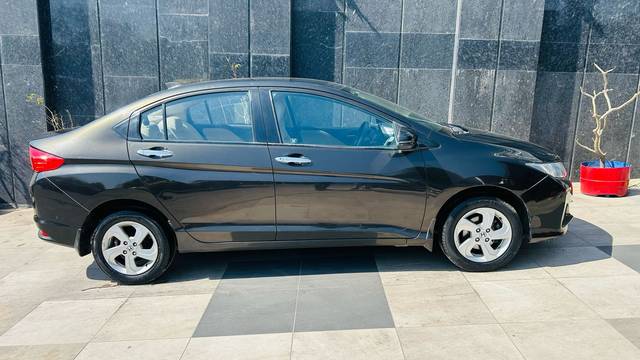 https://images10.gaadi.com/usedcar_image/4524386/original/3027ba2055a08926bf101be37bfd64de.jpg?imwidth=6401