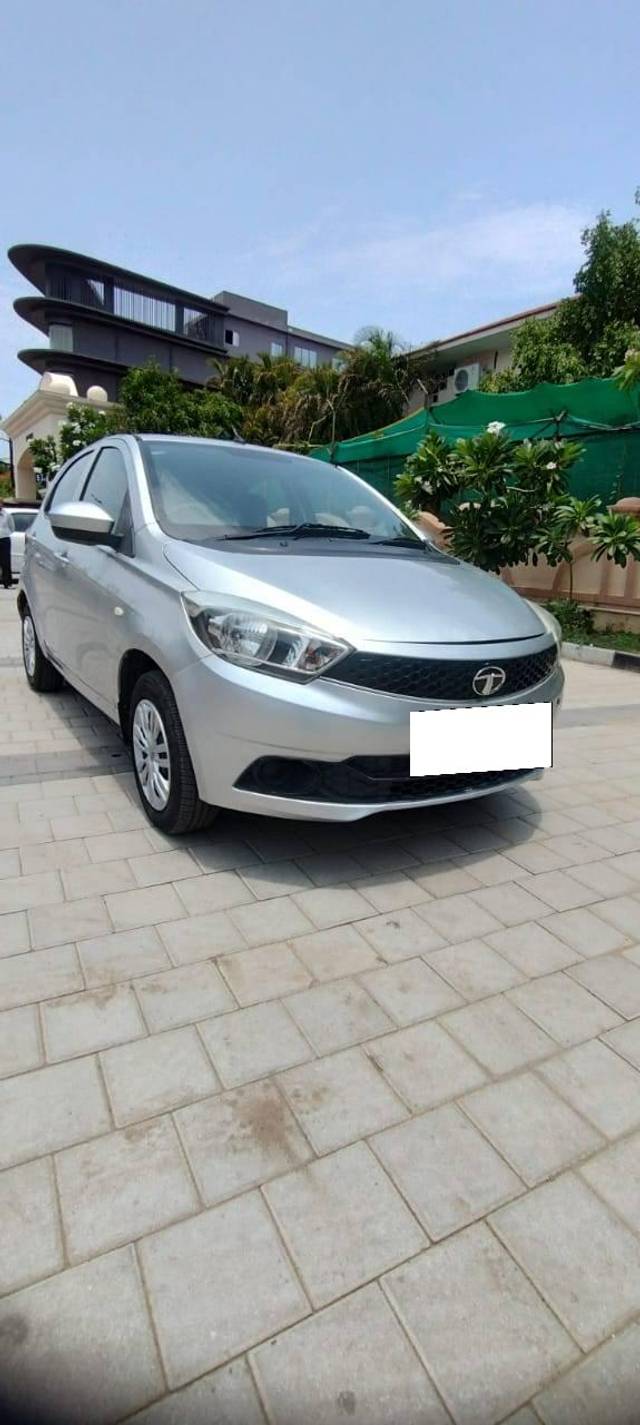 https://images10.gaadi.com/usedcar_image/4524387/original/processed_5b6afdc8799633d6b1c3a8f3800e508a.jpg?imwidth=6400