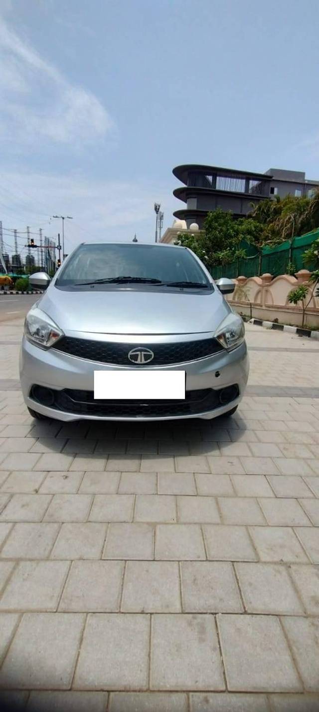 https://images10.gaadi.com/usedcar_image/4524387/original/processed_739e801c23f91936958b6fcd294360e5.jpg?imwidth=6401