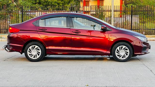 https://images10.gaadi.com/usedcar_image/4524415/original/b609bd52760d8d95877c579e2eb31e0c.jpg?imwidth=6401