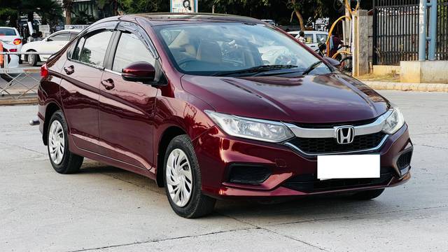 https://images10.gaadi.com/usedcar_image/4524415/original/processed_050404919748dc128eec007a51f4bd6f.jpg?imwidth=6400