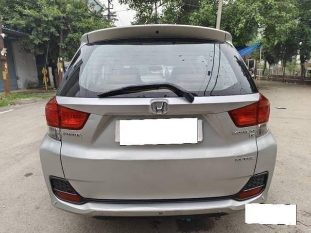 https://images10.gaadi.com/usedcar_image/4524426/original/processed_4711f840e499b7fcbff92f9f8f0a03a4.png?imwidth=6402