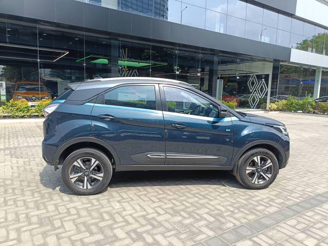https://images10.gaadi.com/usedcar_image/4524442/original/processed_6a024bff504d010b54095d4b79cc5aeb.jpg?imwidth=6401