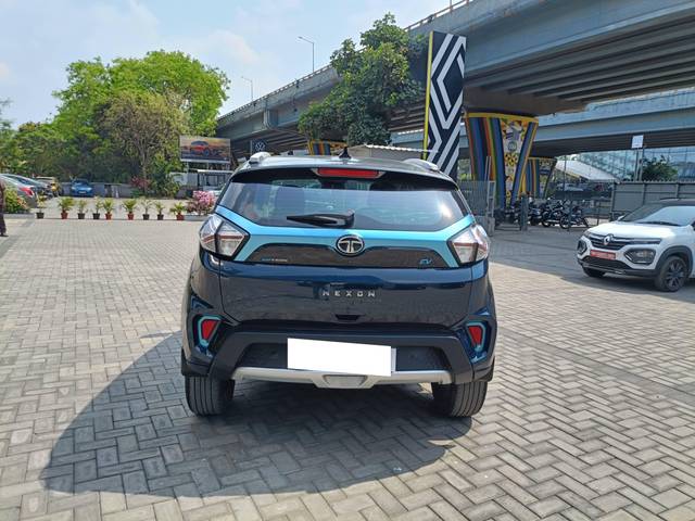 https://images10.gaadi.com/usedcar_image/4524442/original/processed_6b856800f771bc12bf1cfd3a11daba4f.jpg?imwidth=6402