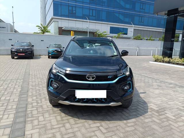 https://images10.gaadi.com/usedcar_image/4524442/original/processed_b569fc6065bd0e2c9aeee688c19b9e46.jpg?imwidth=6400