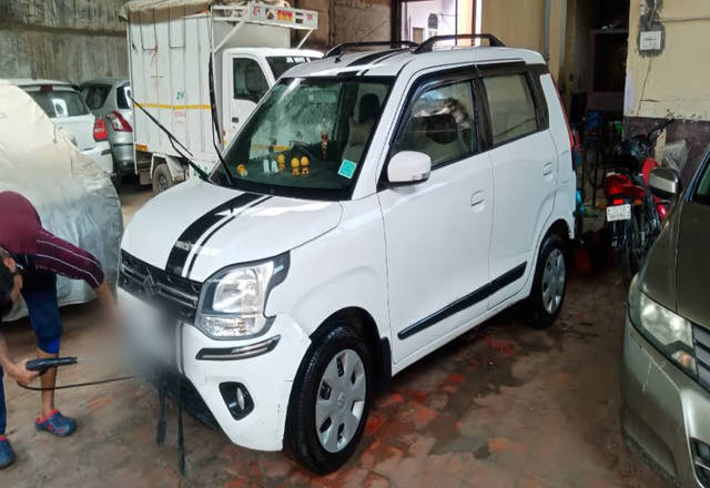 https://images10.gaadi.com/usedcar_image/4524454/original/d9092ce4-f5d6-4d86-9f89-42b35b71b05d.?imwidth=6400