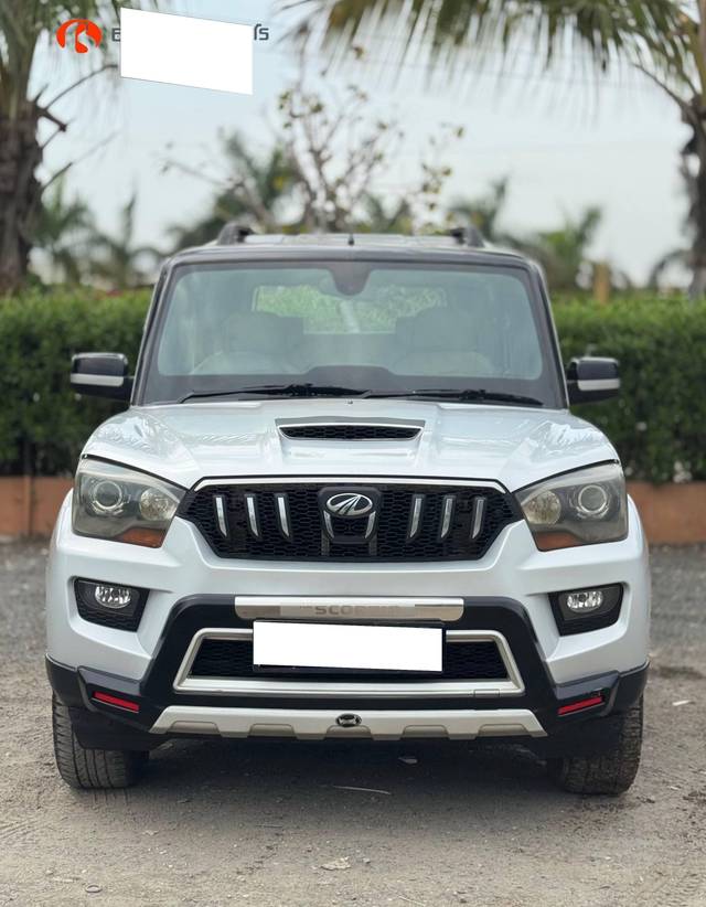https://images10.gaadi.com/usedcar_image/4524458/original/processed_260998d0-8232-47fc-b379-9f8383f15ca6.jpg?imwidth=6400
