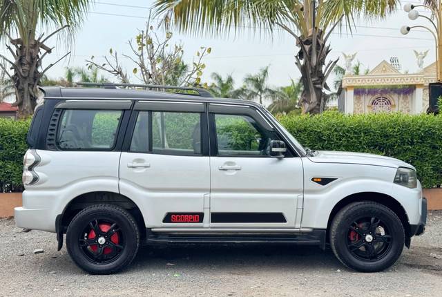 https://images10.gaadi.com/usedcar_image/4524458/original/processed_525f497a-bb91-4fb6-b9cd-c8ae01a68ff4.jpg?imwidth=6401