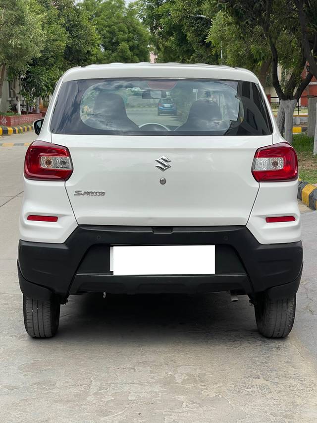 https://images10.gaadi.com/usedcar_image/4524472/original/processed_d67d833388a3b5f4a6199a0963d9f622.jpg?imwidth=6402