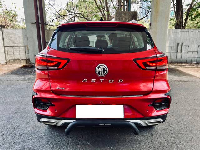 https://images10.gaadi.com/usedcar_image/4524473/original/processed_359e9c9d7ca5e940dd5dcdf9eaa6dcd9.jpg?imwidth=6402