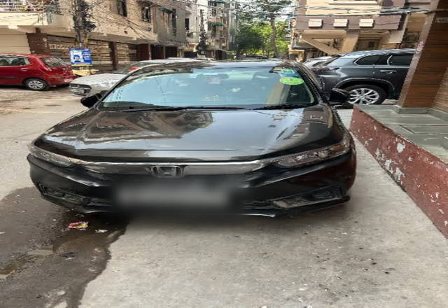 https://images10.gaadi.com/usedcar_image/4524515/original/a5662644-65ba-4c09-8e92-835926959e80.?imwidth=6400
