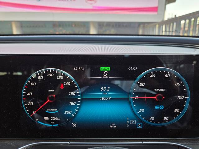 https://images10.gaadi.com/usedcar_image/4524517/original/179edd3897f97921784b078d17abccba.jpg?imwidth=6402