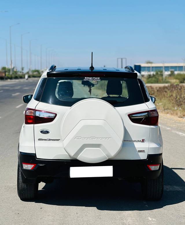 https://images10.gaadi.com/usedcar_image/4524519/original/processed_e13e0b53-1409-4317-abc6-014ffea8a1d8.jpg?imwidth=6402