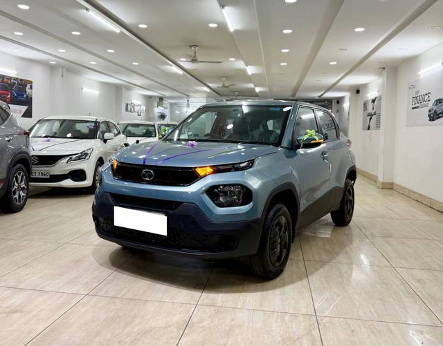 https://images10.gaadi.com/usedcar_image/4524530/original/processed_f02af9cbe059d7095f494a178f0220b0.jpg?imwidth=6400