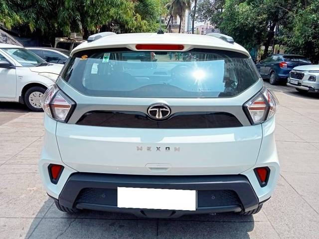 https://images10.gaadi.com/usedcar_image/4524531/original/processed_888f383b44fa5651b02d550de21232af.jpeg?imwidth=6402