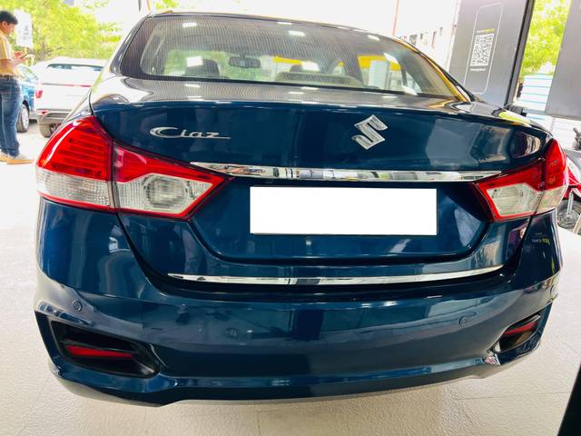 https://images10.gaadi.com/usedcar_image/4524535/original/processed_86fe98c220ff5903ccda50e38b5511a9.jpg?imwidth=6402