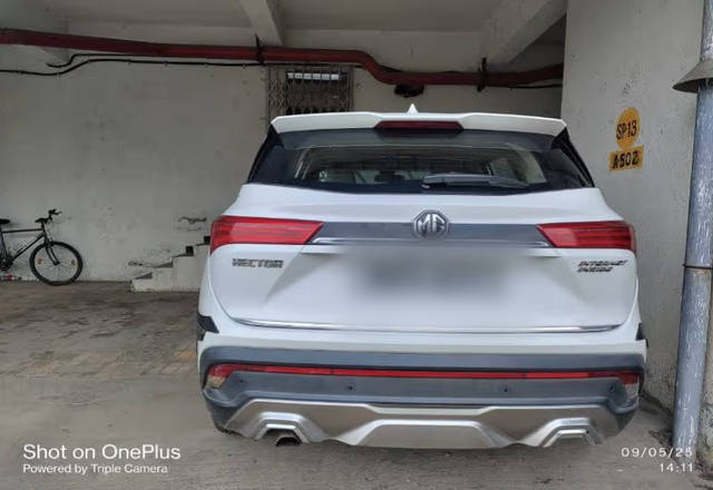 https://images10.gaadi.com/usedcar_image/4524541/original/61114040-08df-41db-a5a2-ae2872d1d585.?imwidth=6401