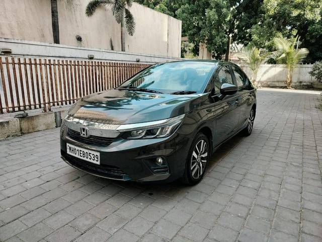 https://images10.gaadi.com/usedcar_image/4524543/original/processed_bcb97ebc477f3d25402e89599f56a669.jpg?imwidth=6402