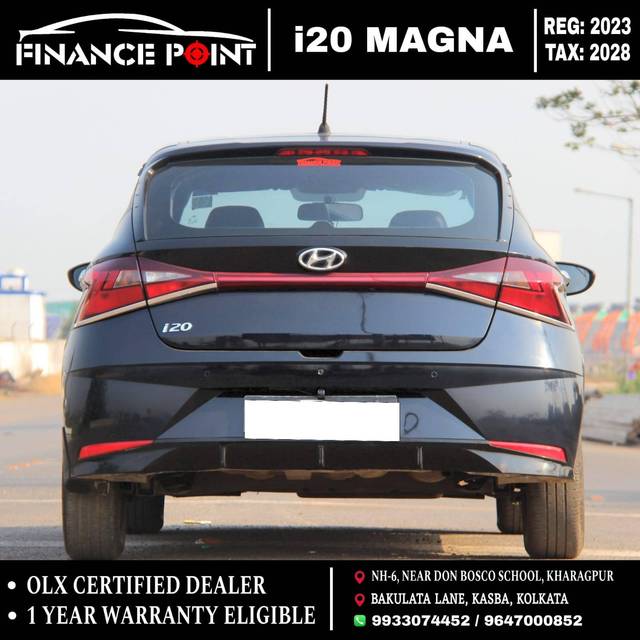 https://images10.gaadi.com/usedcar_image/4524546/original/processed_8aef7612-0f86-4c67-a95f-00d4f069232b.jpg?imwidth=6401
