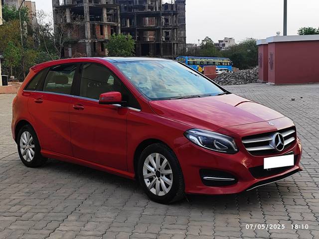 https://images10.gaadi.com/usedcar_image/4524553/original/processed_1abf5a060f1a30ad815275658aae59c3.jpeg?imwidth=6400
