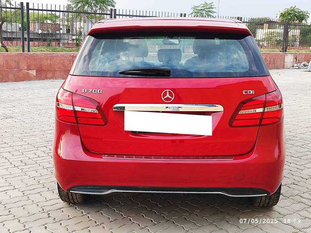 https://images10.gaadi.com/usedcar_image/4524553/original/processed_498fe714aee4c96c68d5bf4ea846062e.jpeg?imwidth=6402