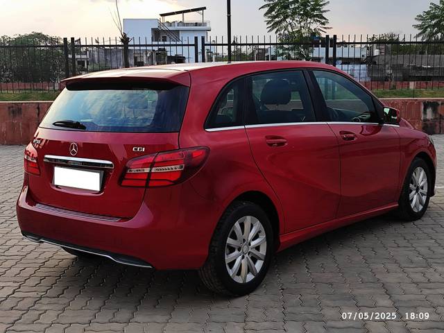 https://images10.gaadi.com/usedcar_image/4524553/original/processed_c54d864338116f7b520a2eab6c1be860.jpeg?imwidth=6401