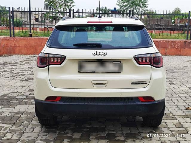 https://images10.gaadi.com/usedcar_image/4524560/original/processed_e773b0e342cede48e6b7be29c80e93c0.jpeg?imwidth=6401