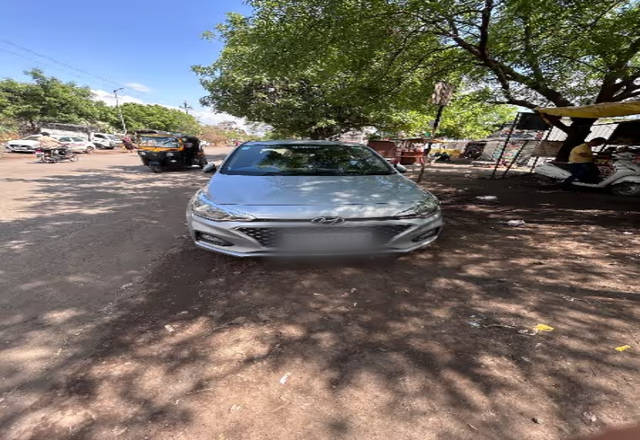 https://images10.gaadi.com/usedcar_image/4524567/original/1def3504-e9c2-43a6-a3a5-5c724bffab62.?imwidth=6400