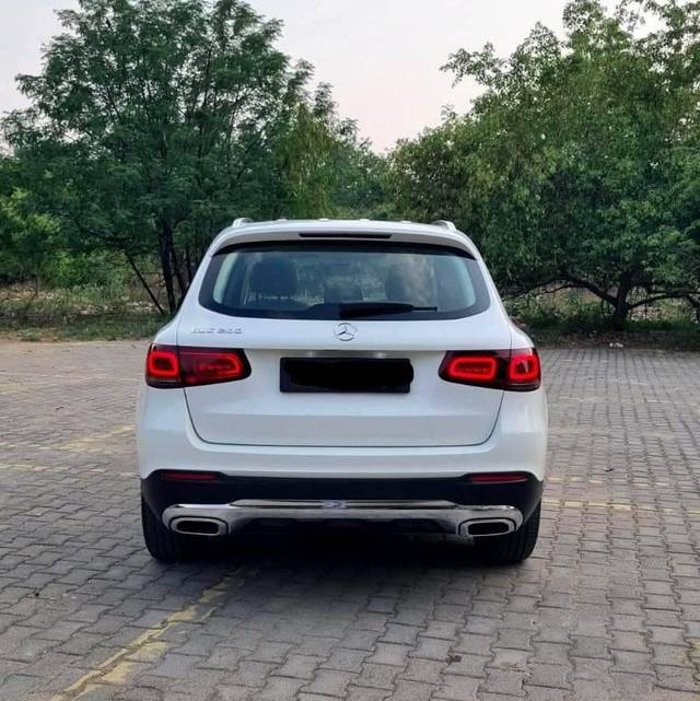 https://images10.gaadi.com/usedcar_image/4524568/original/processed_58c3c687eae67d0453c9c647dda26784.jpg?imwidth=6402