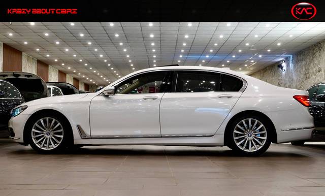https://images10.gaadi.com/usedcar_image/4524572/original/processed_cca8ba2c8f05ef9a0af5a18da8c80427.jpg?imwidth=6402