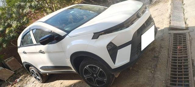 https://images10.gaadi.com/usedcar_image/4524577/original/processed_84b44c09-4cac-4602-86d4-4c477a1f364b.jpg?imwidth=6401