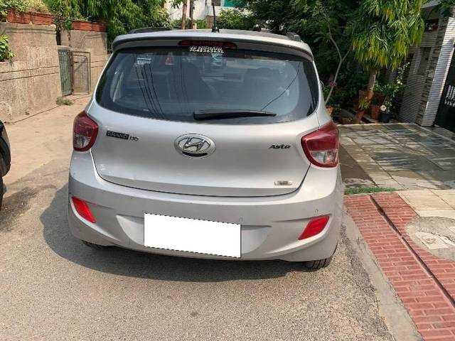 https://images10.gaadi.com/usedcar_image/4524582/original/processed_32a7d7e5-92fa-47cb-95cb-11c8ece83328.jpeg?imwidth=6400