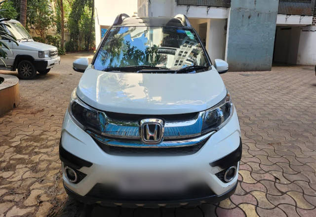 https://images10.gaadi.com/usedcar_image/4524587/original/9d63312a-fde8-49eb-855e-291c6b1ca381.?imwidth=6402