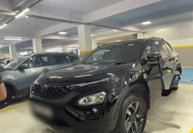 https://images10.gaadi.com/usedcar_image/4524608/original/e23b0cc5-aef7-4614-9fe2-c6a69eeef2ff.?imwidth=6400