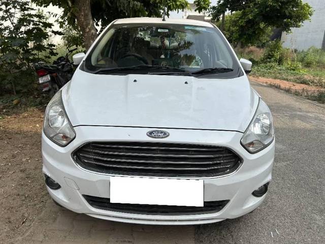 https://images10.gaadi.com/usedcar_image/4524609/original/processed_1821ad43-e710-4794-a6a1-a0de1a5be7a4.jpg?imwidth=6401
