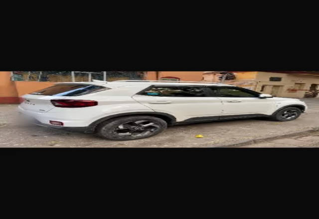 https://images10.gaadi.com/usedcar_image/4524613/original/1ede233a-b589-4d7f-be87-f626e3b12000.?imwidth=6402