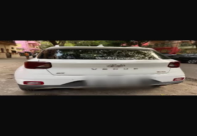 https://images10.gaadi.com/usedcar_image/4524613/original/8bed02c4-f3ea-4ea2-ae77-fd8571b95d10.?imwidth=6401